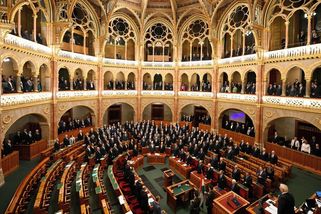Maďarský parlament umožnil odhalení aktivit tajných služeb komunistického režimu - Novinky